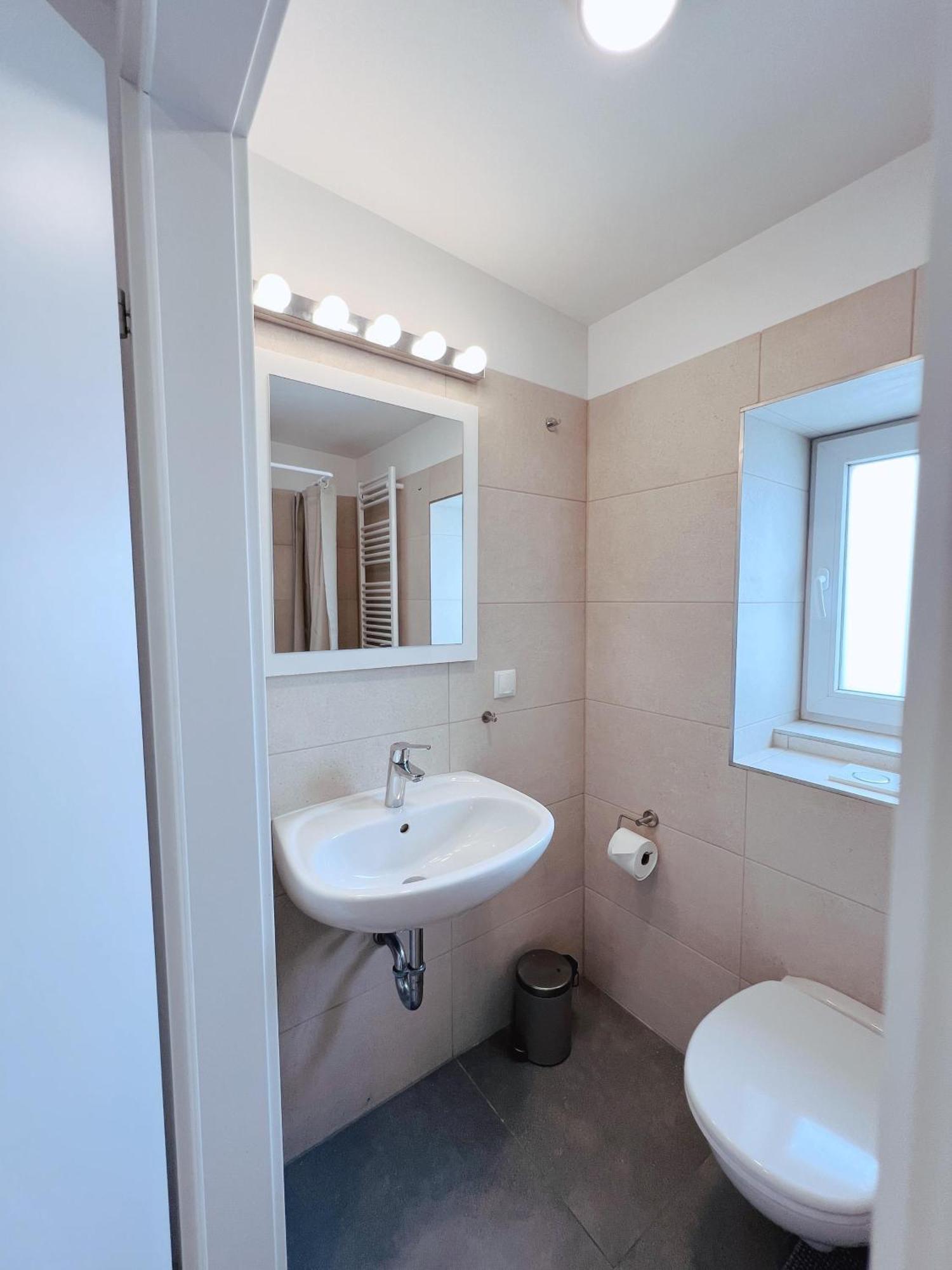 Brunnenmarkt Balcony Apartment Виена Екстериор снимка